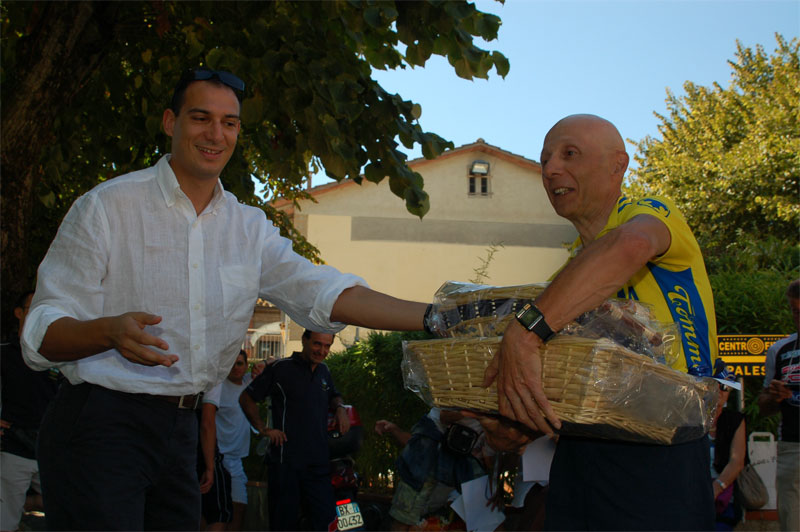 gal/2006/07 - Fondo della Valdarbia II serie/3 - Su e giu per le crete e  l arrivo/DSC_0142-01.jpg